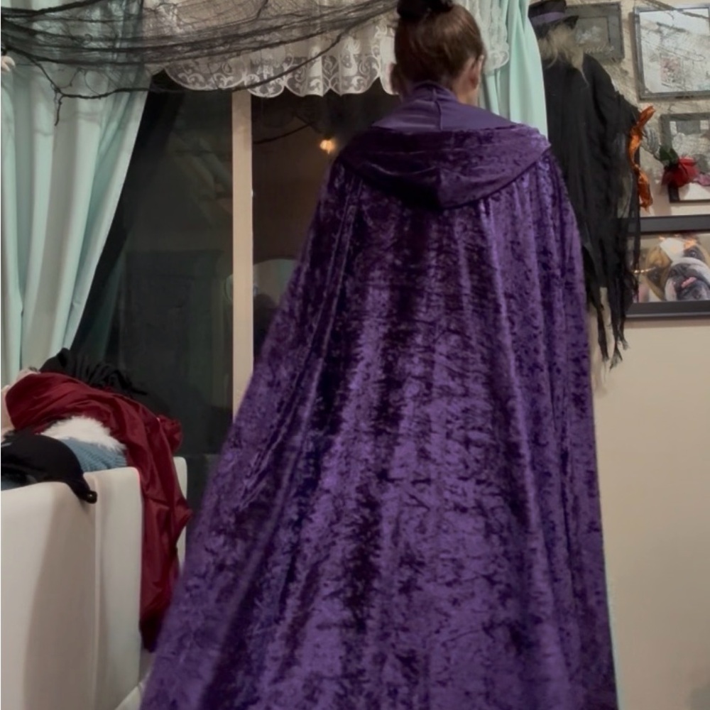 Spirit Purple Hooded Cloak - Picture 2 of 3